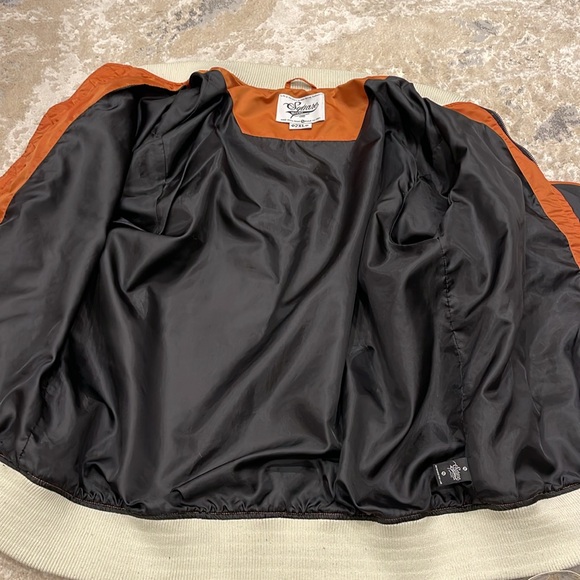 Zero Nylon Outer Shell
Coats, Jackets 2XL - Picture 7 of 11